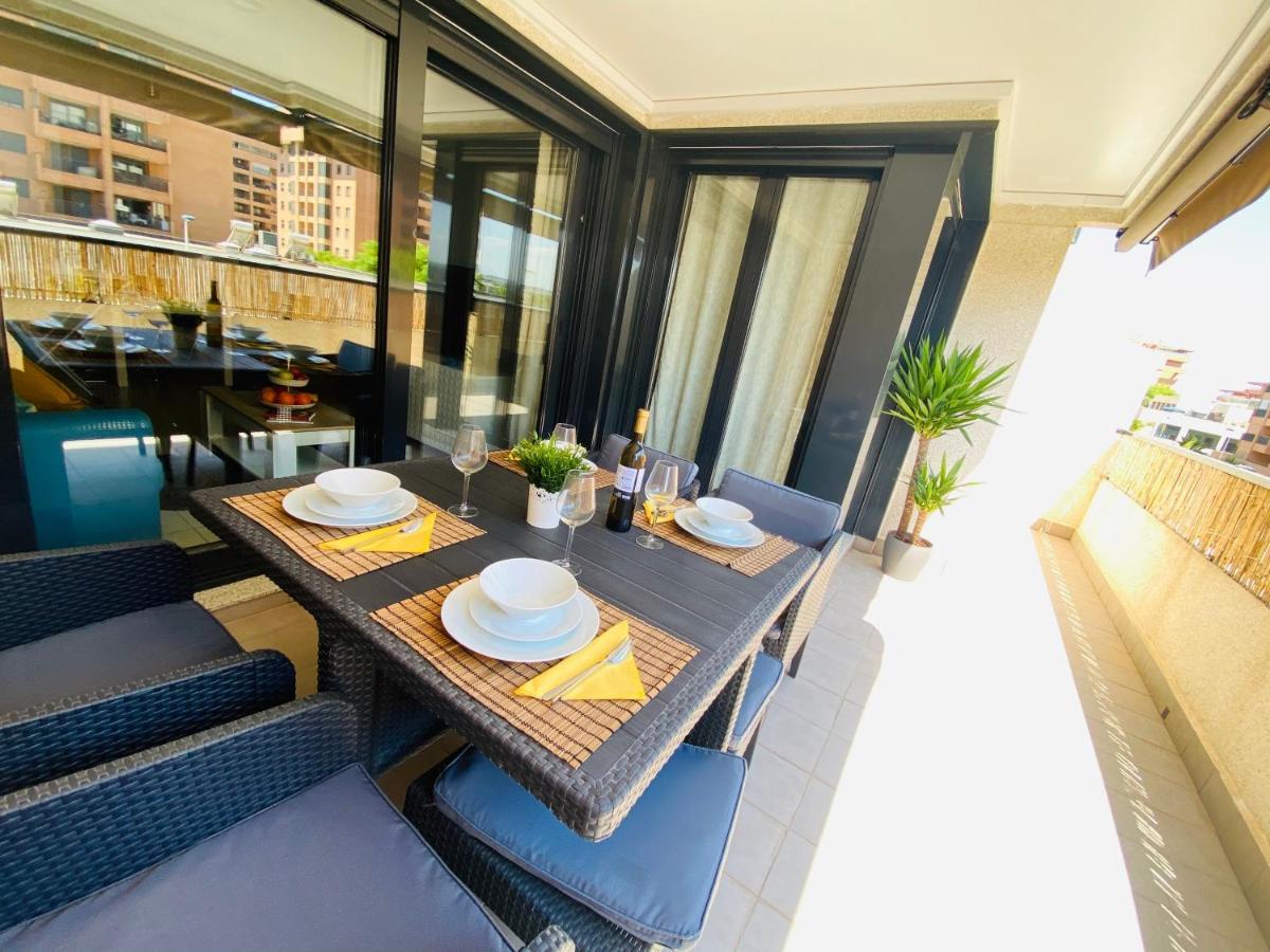M & B Beach Apartment Valencia Exterior photo